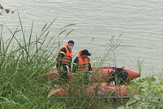 Tìm thấy thi thể người đàn ông đuối nước khi đi soi tôm trên sông Lam