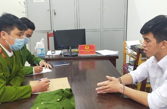 Trộm tiền của mẹ bạn gái trong lần đầu ra mắt