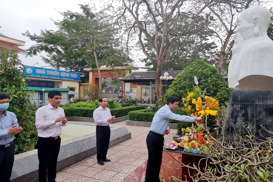 Dâng hương tưởng niệm 230 năm ngày mất của Đại danh y Hải Thượng Lãn Ông Lê Hữu Trác