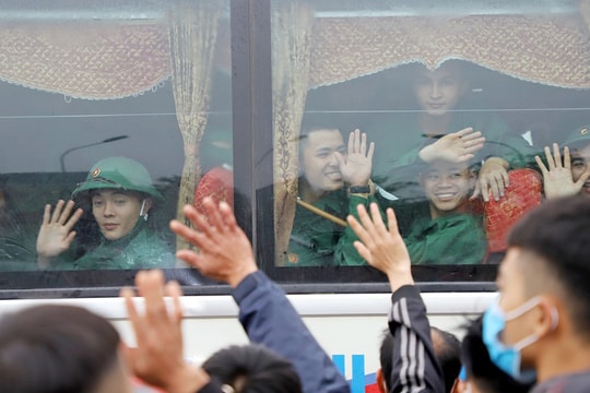 Nghệ An: Hơn 3.000 thanh niên nô nức lên đường nhập ngũ