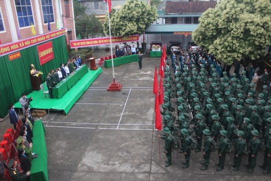 Buổi giao nhận quân ngắn gọn của các địa phương ở Nghệ An