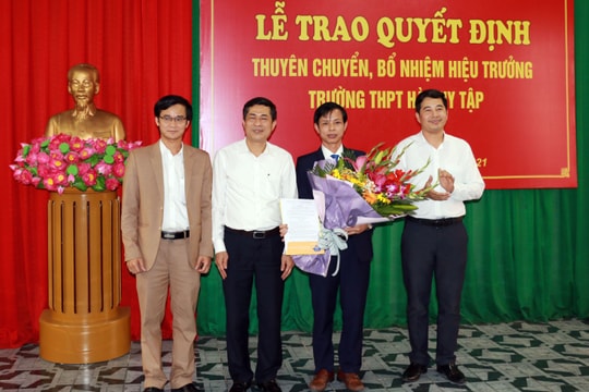 Công bố quyết định bổ nhiệm Hiệu trưởng các Trường THPT trên địa bàn TP Vinh