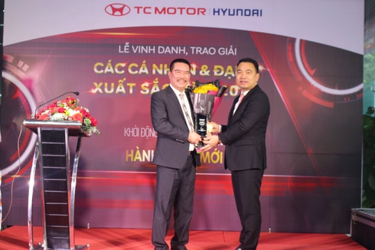 Hyundai Vinh được vinh danh Đại lý 'Xuất sắc toàn diện' năm 2020