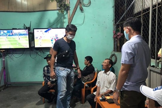 Đường dây đánh bạc chục tỷ đồng núp bóng quán cà phê