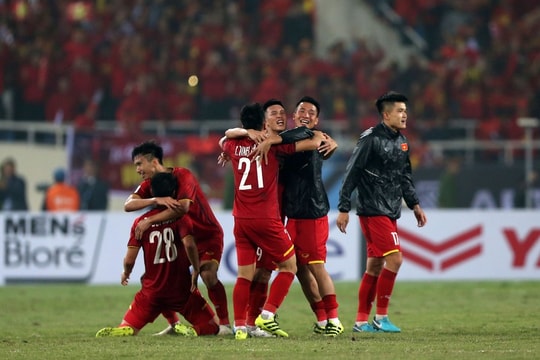 Văn Lâm có thể lỡ 7 vòng J-League; HLV duy nhất ở Đông Nam Á chưa thua thầy Park nhận 'mật lệnh'