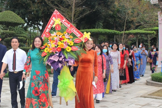 Hiệp hội Bất động sản tỉnh Nghệ An dâng hương tưởng niệm Chủ tịch Hồ Chí Minh
