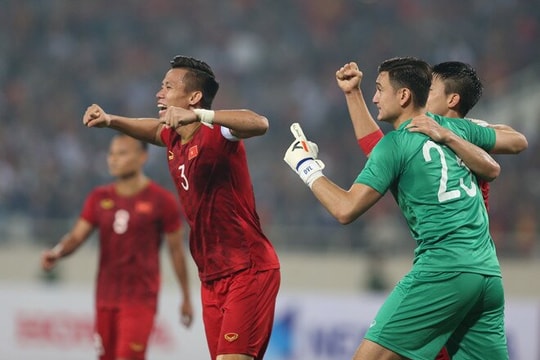 Lý do cánh cửa lịch sử sẽ mở ra với tuyển Việt Nam; Quang Hải có thể sẽ phải bỏ trận gặp Hải Phòng