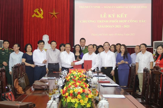 Đảng ủy Khối Các cơ quan tỉnh, Thành ủy Vinh ký kết phối hợp tăng cường giám sát, quản lý đảng viên