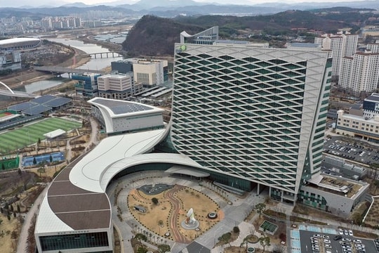 Hai quan chức tập đoàn Hàn Quốc chết giữa bê bối