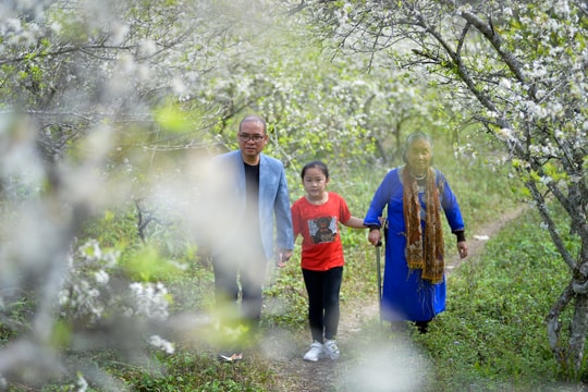 Hạnh phúc là được mang lại niềm vui cho người khác