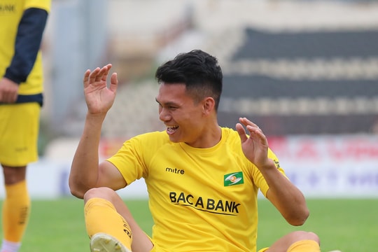 Buổi tập đầy ắp tiếng cười của Sông Lam Nghệ An trước trận Quảng Ninh