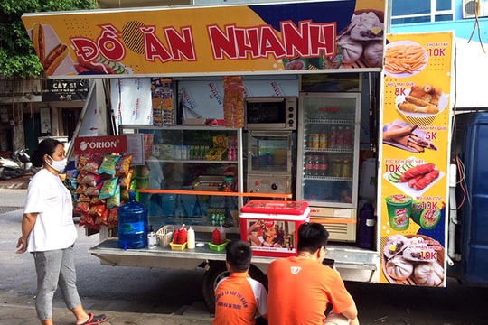 Ngành Giáo dục Nghệ An cảnh báo về những chiếc xe lưu động bán đồ ăn trước cổng trường