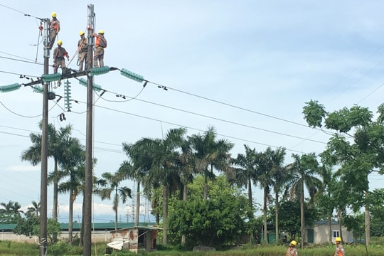Tỉnh Nghệ An và Tập đoàn Điện lực thống nhất nhiều nội dung về xây dựng hạ tầng và cung ứng điện