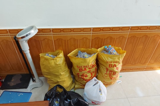 Nhiều cơ quan ở Nghệ An vào cuộc vụ hàng loạt học sinh phải nhập trạm y tế nghi do đồ uống miễn phí