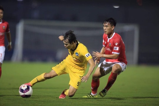 HAGL lỡ cơ hội chiếm ngôi đầu V-League; Lee Nguyễn không nhận mình xuất sắc nhất TP.HCM
