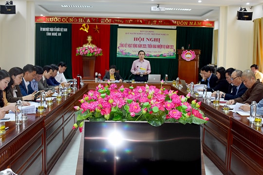 Tiếp tục vận động, kêu gọi các nguồn lực xã hội chăm lo giúp đỡ người nghèo 