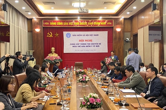 Bảo hiểm xã hội Việt Nam tổ chức cung cấp thông tin chuyên đề mẫu thẻ bảo hiểm y tế mới