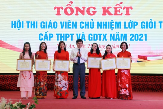 Nghệ An tuyên dương 30 giáo viên xuất sắc nhất tại Hội thi Giáo viên chủ nhiệm giỏi