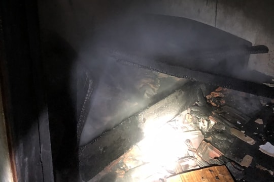 Mâu thuẫn gia đình, con trai châm lửa đốt nhà cha mẹ  ​