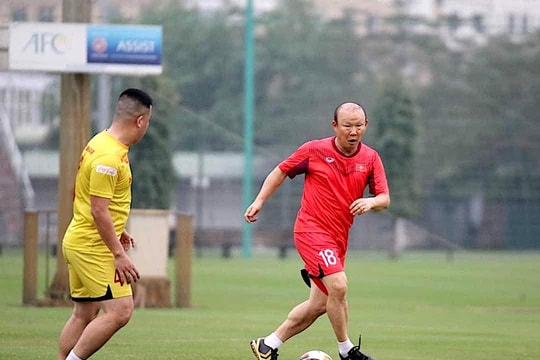 Hùng Dũng sẽ xuất viện trong 2 ngày tới; HLV Park xỏ giày ra sân 