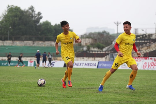  Văn Đức và SLNA sẵn sàng đón tiếp nhà ĐKVĐ V.League 