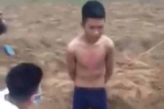 Công an TP Vinh đang lấy lời khai nhóm người trong video 'chôn sống nam thanh niên'