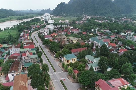 Tuyên truyền bầu cử đặc biệt ở bản làng vùng cao Nghệ An