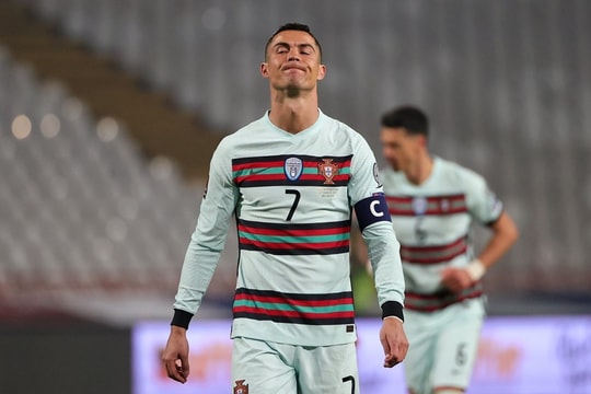 Tuấn Anh chưa chắc đá chính trận HAGL - TP. HCM; Ronaldo vứt băng đội trưởng vì bị 'cướp' bàn thắng