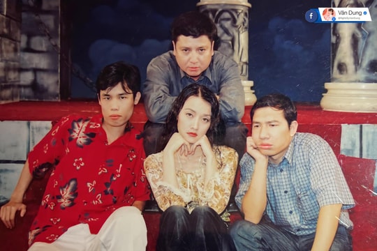 Vân Dung gây ‘bão’ khi khoe ảnh thời trẻ chụp cùng Hiệp Gà, Chí Trung và Quang Thắng