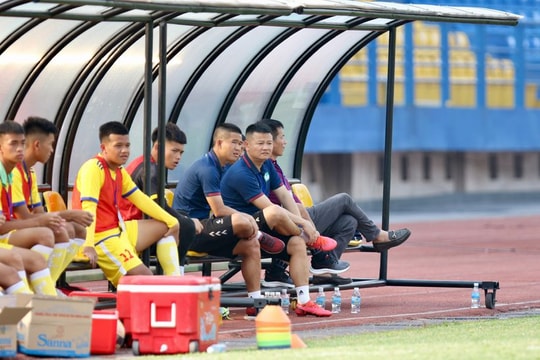 Học trò Văn Quyến thắng đậm U19 HAGL ngày ra quân 