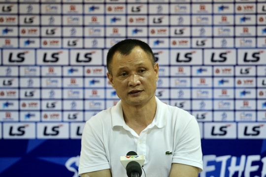 HLV Quang Trường nói về học trò sau trận SLNA thua Nam Định