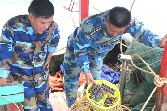 Xử phạt 3 tàu cá dùng kích điện đánh bắt tại vùng biển Hoàng Mai