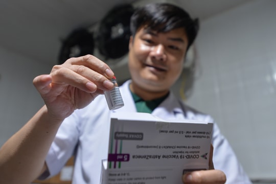 Nghệ An chính thức tiếp nhận lô vắc-xin Covid - 19 đầu tiên