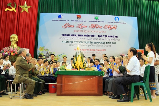Tuổi trẻ Nghệ An vun đắp tình đoàn kết hữu nghị Việt - Lào