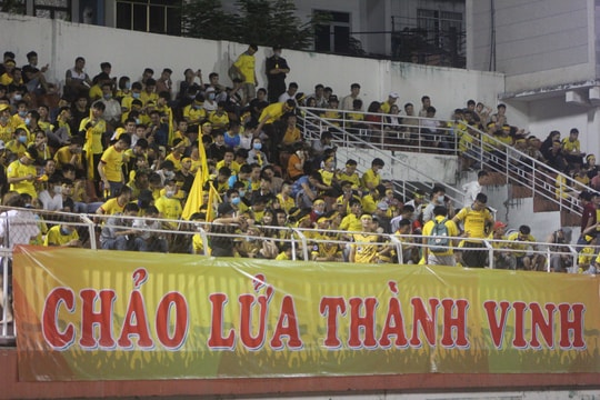 Thương lắm, người hâm mộ xứ Nghệ!