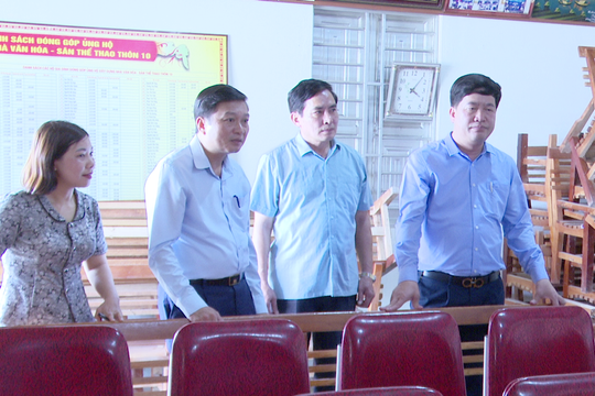 Đồng chí Lê Hồng Vinh kiểm tra công tác chuẩn bị bầu cử tại huyện Anh Sơn