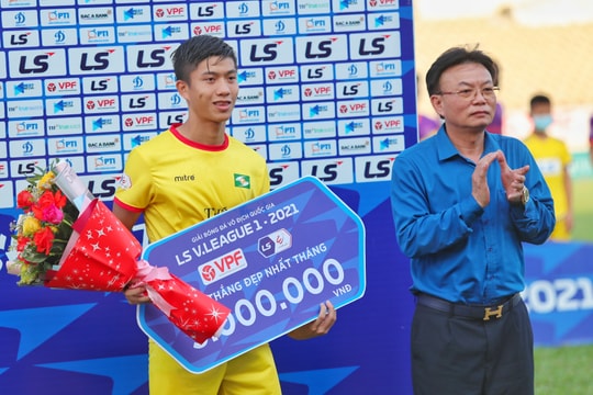 Phan Văn Đức nói gì sau màn trình diễn ấn tượng trận SLNA - B. Bình Dương?