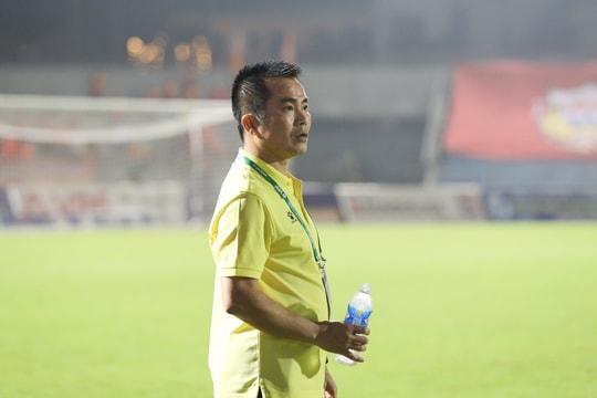 Hồng Lĩnh Hà Tĩnh chia tay HLV Phạm Minh Đức