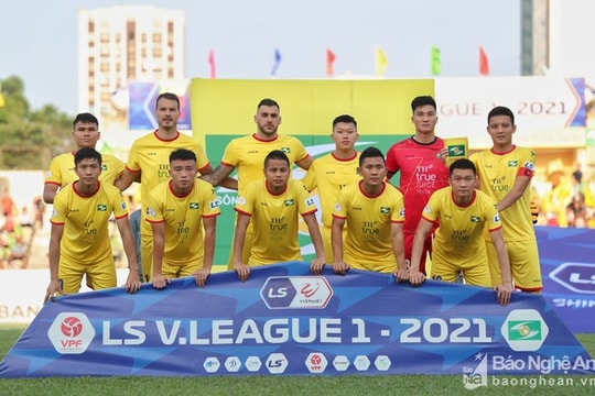 Tiền vệ Nguyễn Văn Đức lần đầu thi đấu cho đội 1