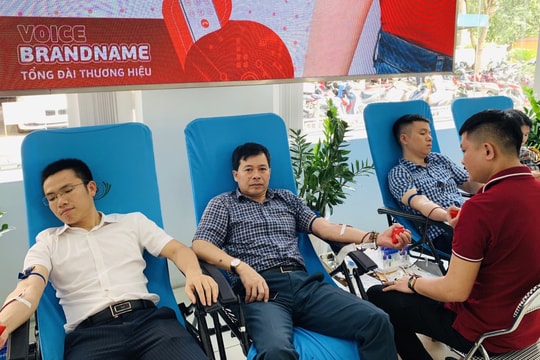 Hơn 200 cán bộ, công nhân viên Viettel Nghệ An và khách hàng tham gia hiến máu nhân đạo 