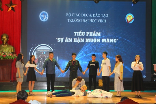 Học sinh, sinh viên Nghệ An sôi nổi tìm hiểu về xây dựng văn hóa giao thông