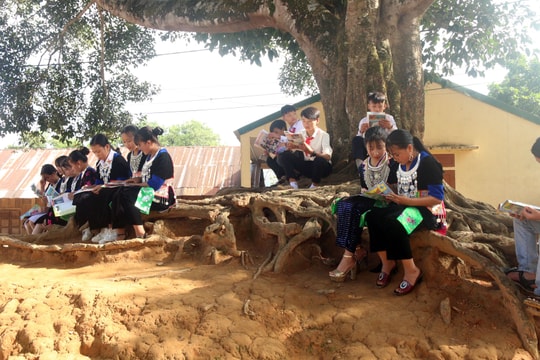 Độc đáo những 'thư viện mini' cho học trò ở huyện rẻo cao Nghệ An