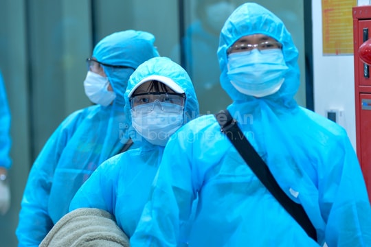 Nghệ An họp khẩn và triển khai ngay các biện pháp sau khi có 2 ca nhập cảnh dương tính với Covid-19