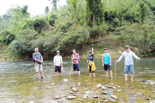 Nghệ An: Khảo sát xây dựng sản phẩm mới 'chèo thuyền - đi bộ - leo núi - đạp xe' ở Con Cuông