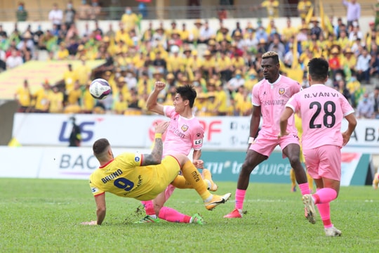 Sông Lam Nghệ An thua trắng trước Hồng Lĩnh Hà Tĩnh