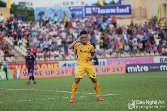 Tiền đạo Hồ Tuấn Tài và những khó khăn tại CLB TP.HCM