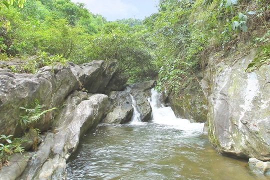 Nam sinh lớp 12 ở Nghệ An bị đuối nước tử vong tại thác nước