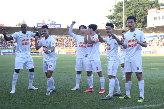 V.League 2021: Ai cản được đoàn quân do HLV Kiatisak thống lĩnh?