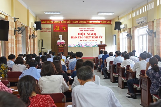 Nghệ An: Xác định nội dung tuyên truyền trọng tâm cho đội ngũ báo cáo viên Tỉnh ủy
