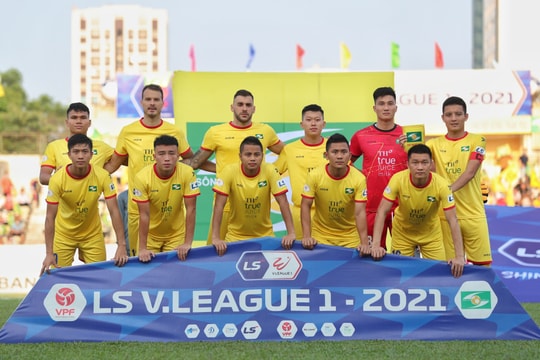 Ngoài nỗi lo xuống hạng, SLNA đối diện với bài toán giữ chân 15 cầu thủ